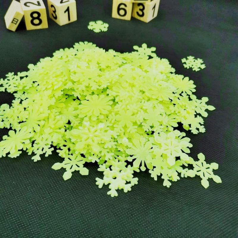 50Pcs 3D Luminous Snowflakes At Night Glowing Fluorescent Wall Stickers For Children Baby Room Bedroom Christmas Diy Decoration