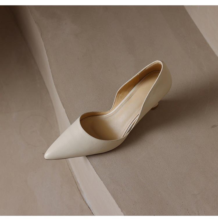 

2025 summer new one-pedal simple side empty pointed heel outer wear versatile temperament one-pedal high heels 34