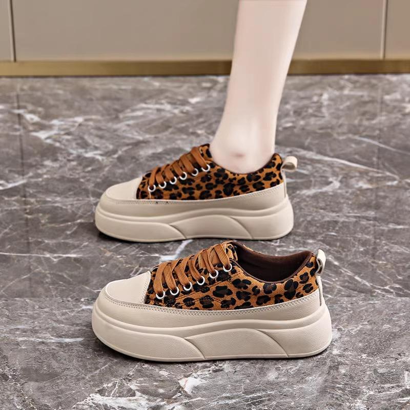 2025 new sports shoes women's spring versatile women's shoes lightweight casual non-slip thick-soled canvas board shoes women