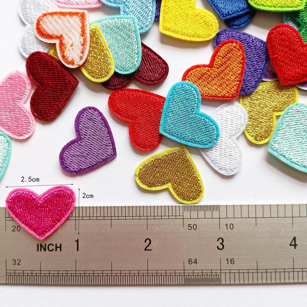 20 ks Barevné nášivky ve tvaru srdce s výšivkou srdce, aplikace, nášivka na oblečení, dekorace