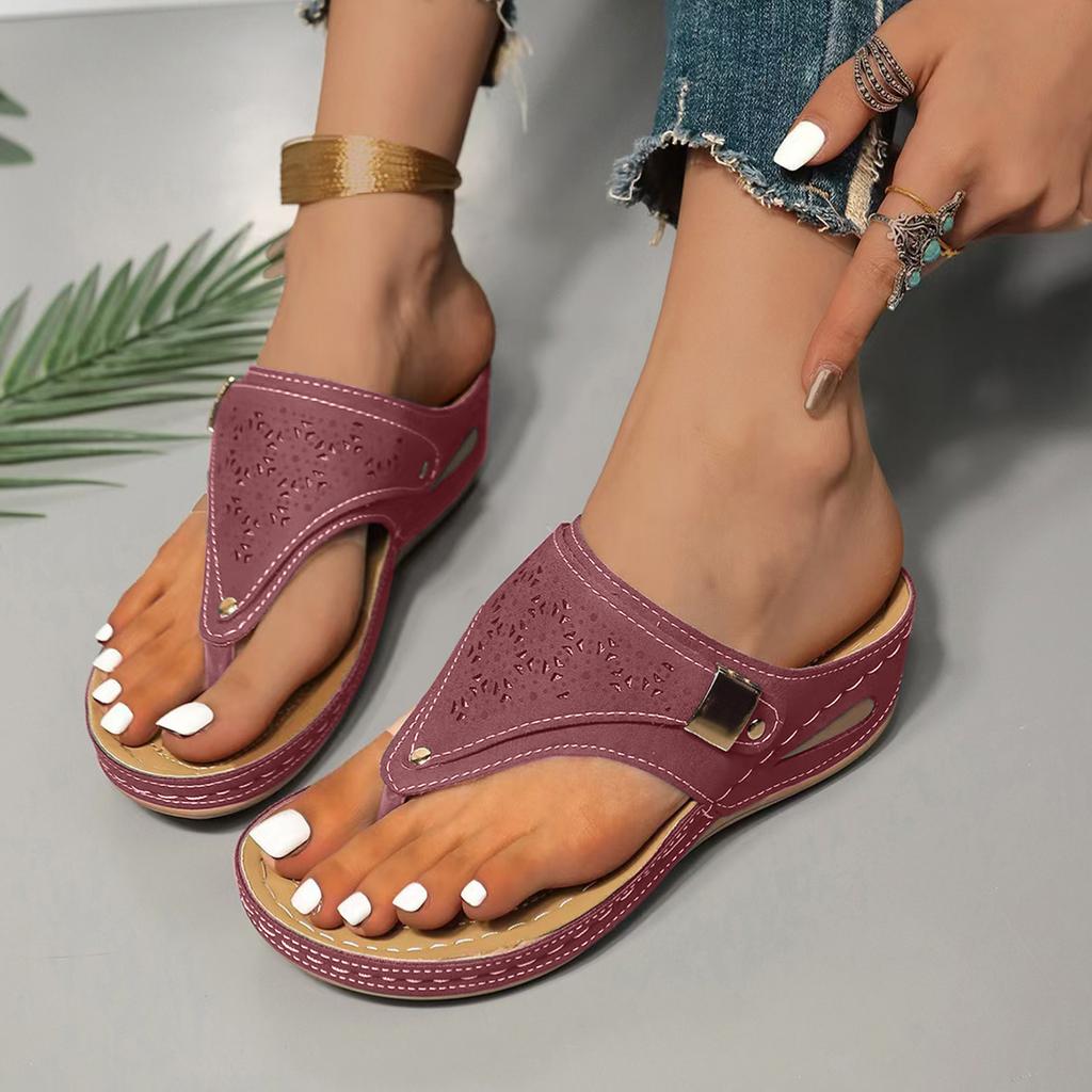 Women's Solid Color Round Headed Thick Soled Fashionable Hollow Slippers