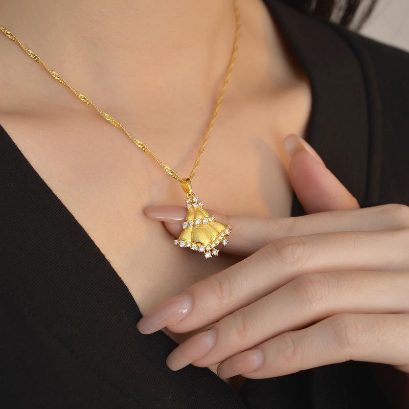 Gold-Plated Christmas Tree Pendant Necklace for Women – High-End, Niche Design, Versatile Collarbone Chain, Perfect Gift for Girlfriend