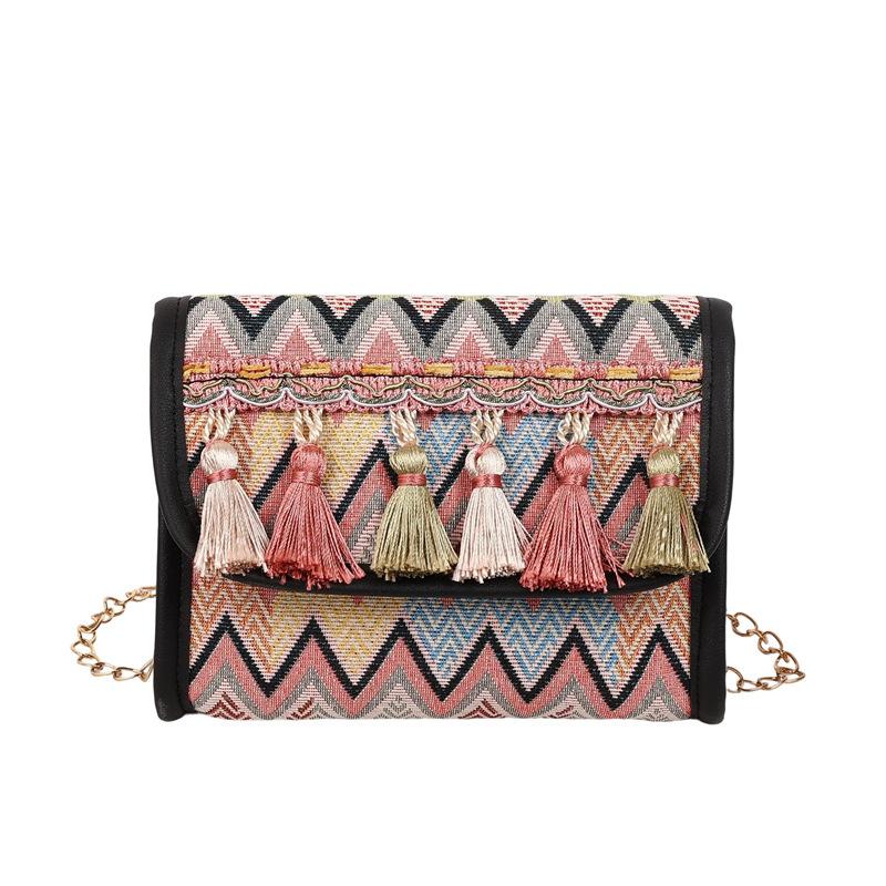 Minority Chain Messenger Bag Women's 2025 Spring New Ethnic Style Tassel Shoulder Women's Bag Travel Mobile Phone Bag