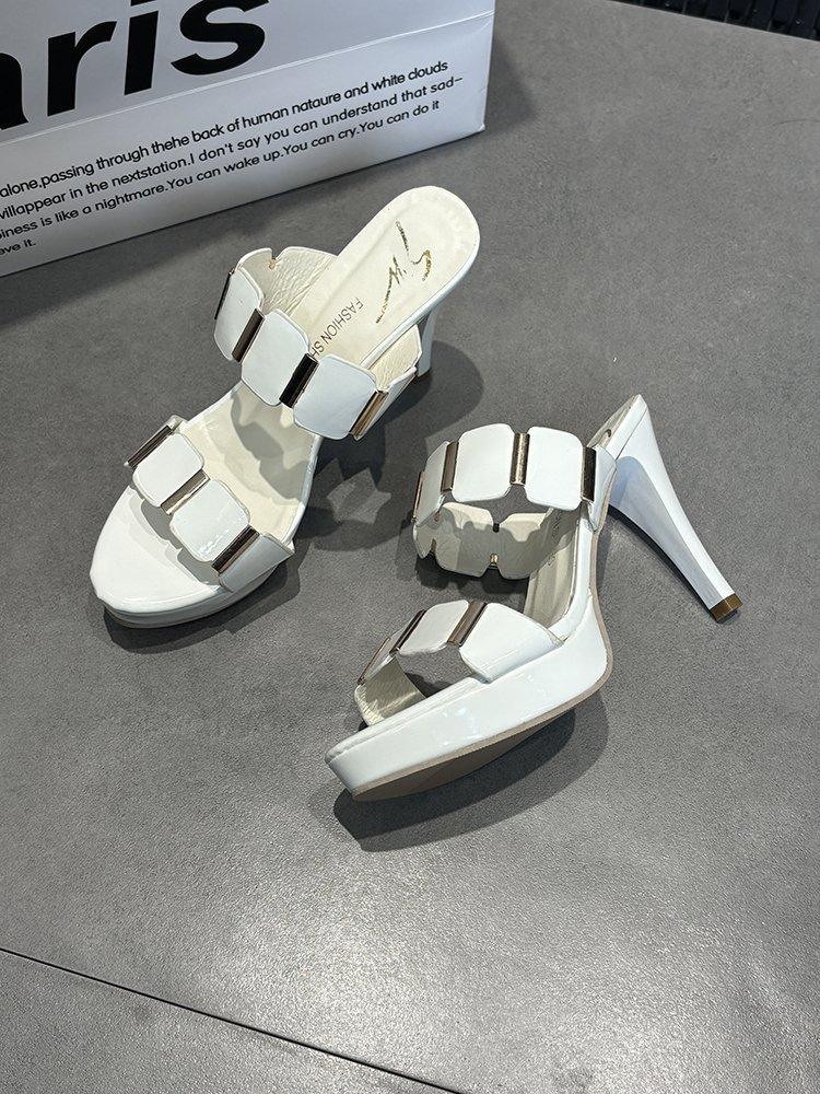 

Large size summer new fashionable versatile round head wearing high heels cool slippers women 35 білий