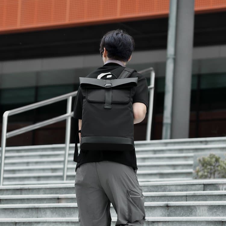 Large capacity casual backpack business commuter computer bag