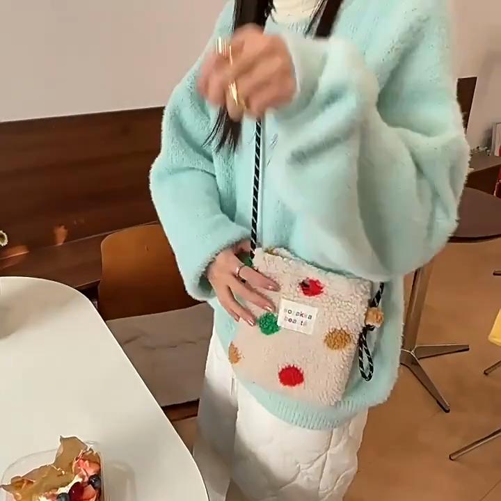 Neue Plüsch-Punkt-Umhängetaschen für Frauen Niedliche rosa Schultertasche Handtasche Geldbörsen Tragbare Handytasche CLE