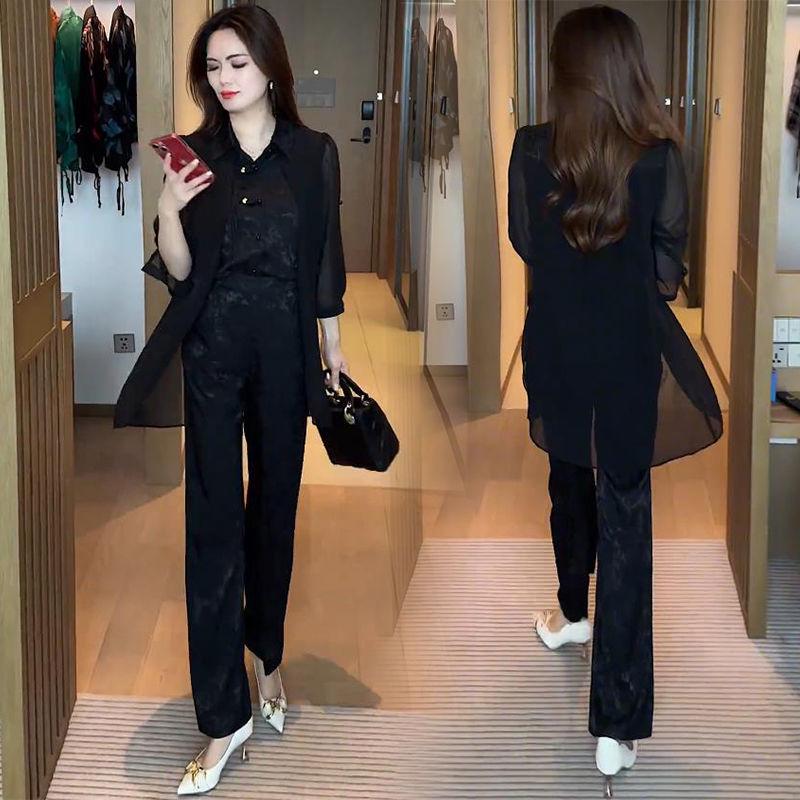 

Шикарный женский летний облегающий костюм-двойка 2025: Трендовый топ с брюками широкого кроя 2XL (125-140 Jin)