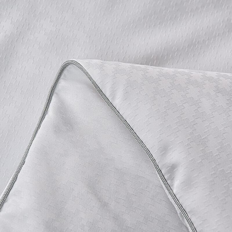 Light Luxury Houndstooth Jacquard Quilt