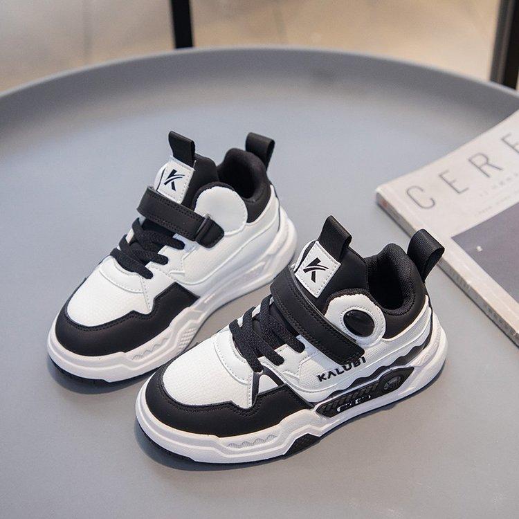 Zapatillas deportivas nuevas grandes, medianas y pequeñas para niños de compañeros de clase, zapatos para la escuela primaria, zapatillas de correr de suela blanda y suela gruesa