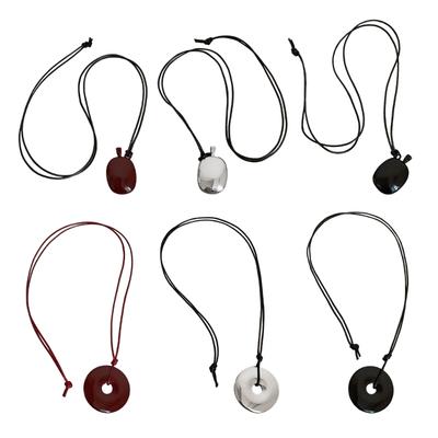 Modische Aventurin Schnalle Anhänger Halskette Accessoire mit verstellbarer Länge Lederband für Männer und Frauen täglicher Gebrauch