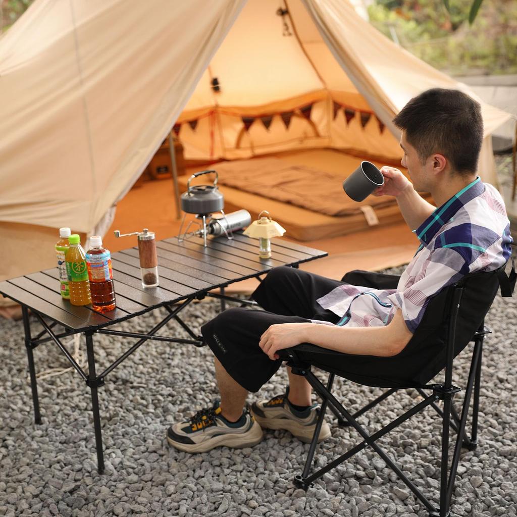 YOGOTO Outdoor Camping Chair, Foldable, Compact, 100kg Weight Capacity, Portable, Great for Hiking, Fishing, BBQs, Sports Days, and Watching (Black)