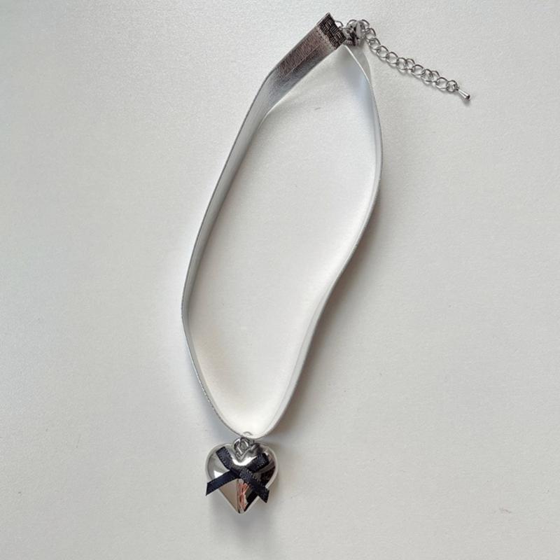 Adjustable Heart Pendant Necklace Handmade Love Shape Neckchain Stylish Clavicle Chain for Women Girls Elegant Chokers