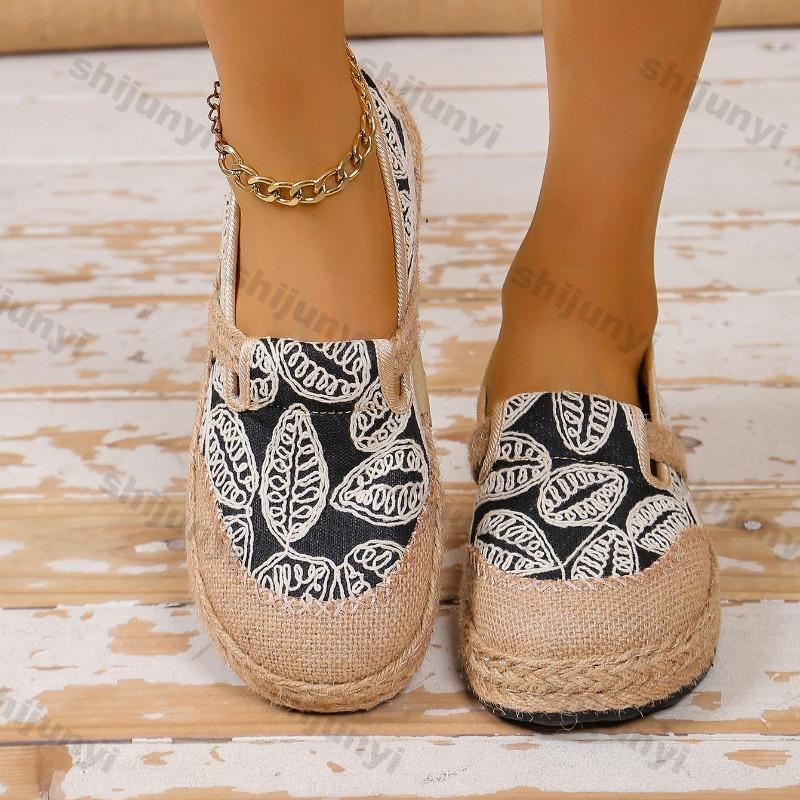 Women's Flats 2025 Summer New Vintage Weave Breathable Casual Shoes Embroidery Lightweight Comfortable Half Slippers