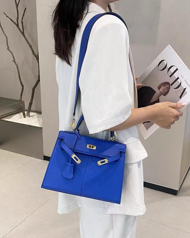 2026 New Leather Women's Bag First Layer Swift Leather Medieval Kelli Bag Portable Shoulder Messenger Bag