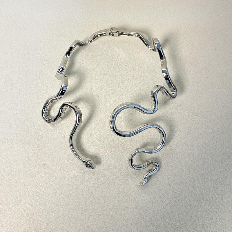 Tooxika Fashion Personality Irregular Twisted Snake Open Collar Unique Temperament Spring Necklace For Women