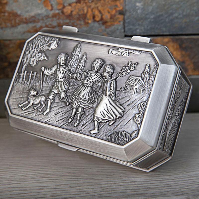 European Retro Castle Jewelry Storage Box, Exquisite Zinc Alloy Embossed Carriage Design – Ideal Wedding Gift.