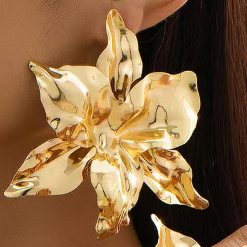 Exaggerated Fashion Personality Trend Alloy Big Flower Stud Earrings Bracelet Simple Niche Versatile Models