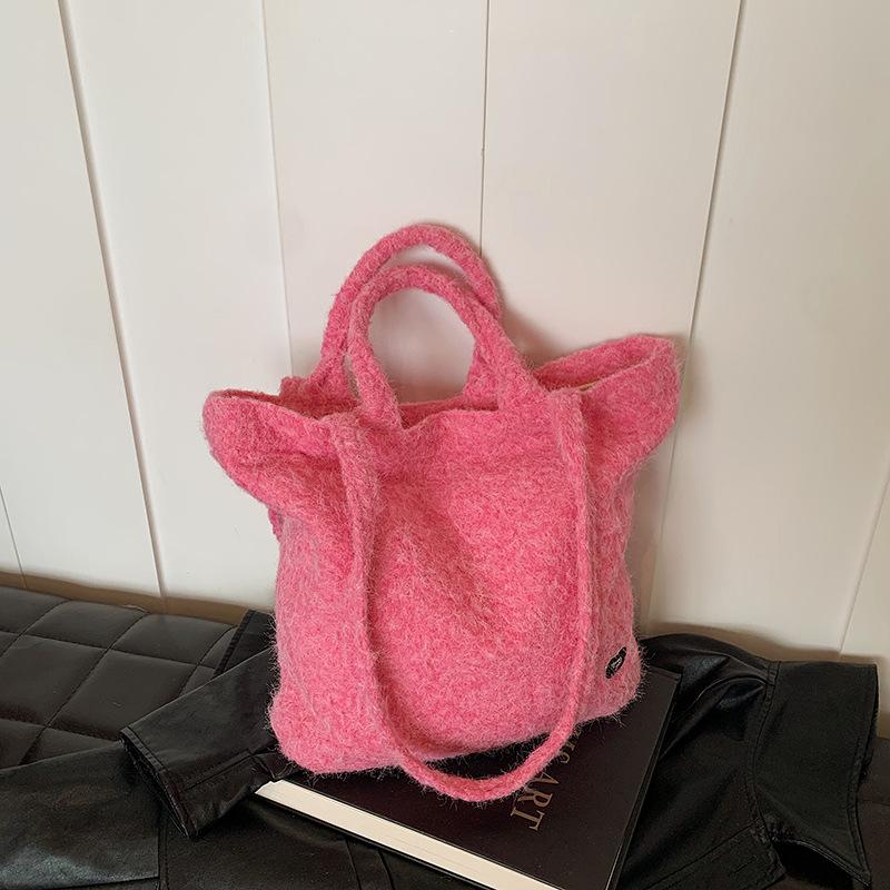 New Lazy Style Plush Shoulder Bag Autumn and Winter Fashion Handbag Bag Casual Large Capacity Women's Work Commuting Bag