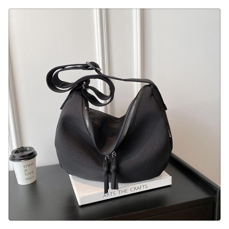 

Simple wind canvas bag versatile lazy wind casual messenger women s bag college student large-capacity commuting make-up bag One Size чорний