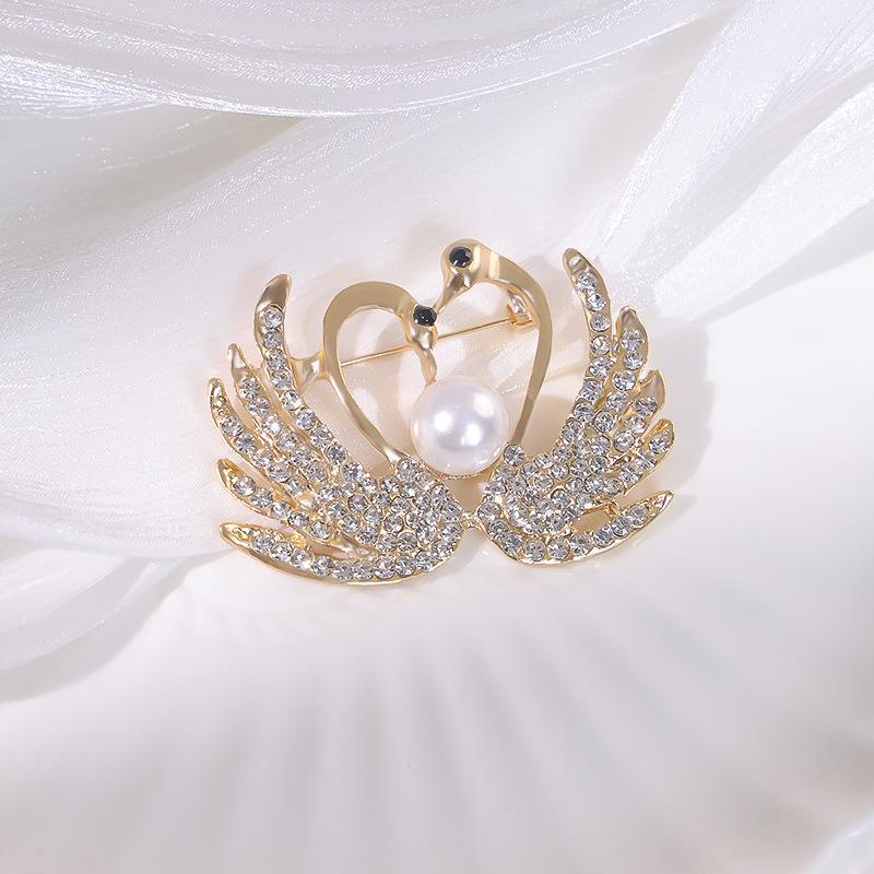 Pearl Large Brooch Diamond Pin Women's Anti-Light Corsage High-Level Coat Trenchcoat Suit Accessories Cross-Border