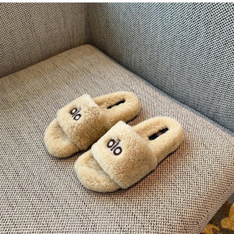 Soft lamb wool slippers women's 2025 new outer wear fashionable versatile thick bottom one word lazy wool cotton slippers