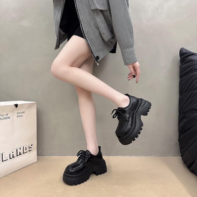 Damen-Lederschuhe mit dickem Absatz und Plateau im britischen Stil, neu für Frühling und Herbst 2025, mit Rock, runder Zehenpartie, Schnürung, Mary-Jane-Pumps