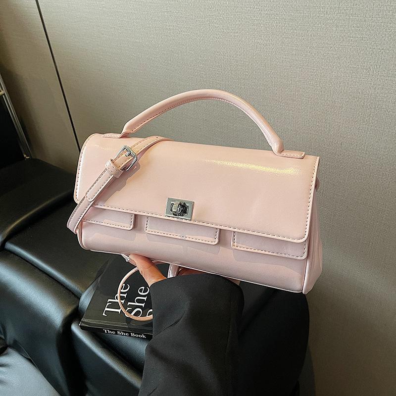 Large capacity bag women's summer new fashion niche design shoulder messenger bag portable work commuter bag