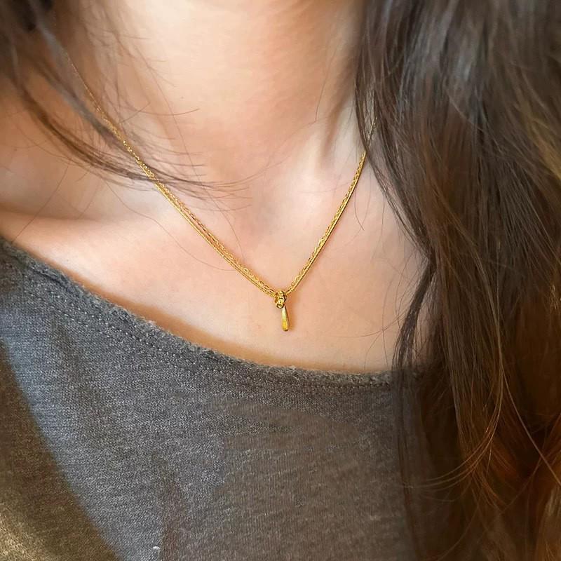 Elegant S925 Sterling Silver Water Drop Necklace - Women's Luxury Niche Design Choker with a Simple, Trendy Style.