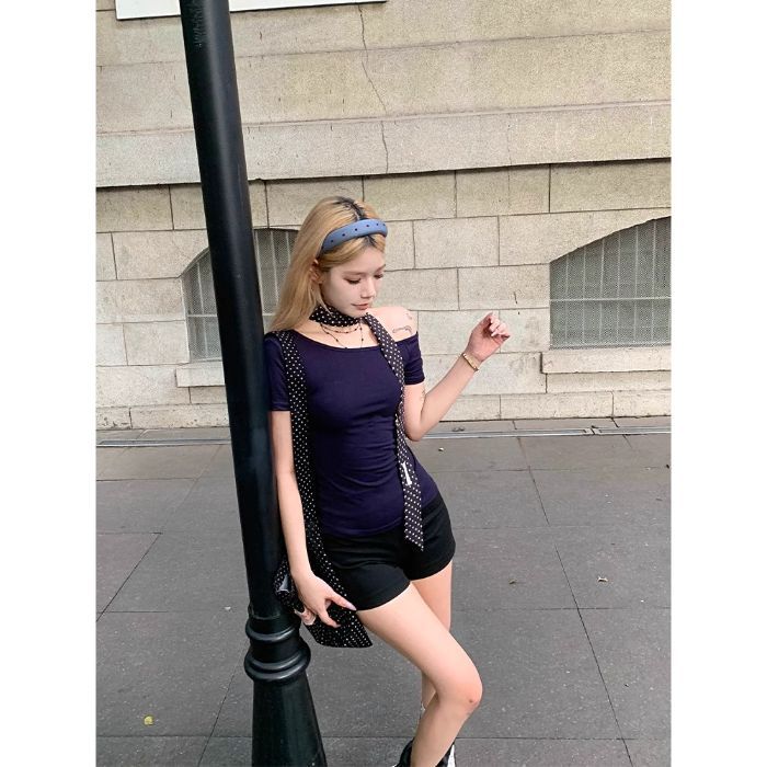 Gray diagonal neck off-the-shoulder short-sleeved T-shirt for women's summer slim-fitting and thin inside design, Spice Girl short bottoming top