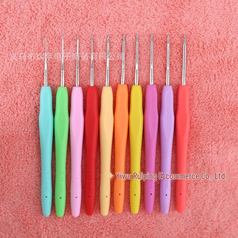 Solid Crochet Hook Set with Silicone Handles - Dual-Ended, Colorful Yarn Knitting Tools