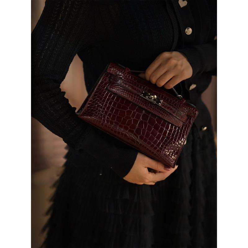 Real Leather First Generation Hand-held Bag Women's High-end Texture Crocodile Pattern Bag And New Item Single Shoulder Crossbody Chain Bag