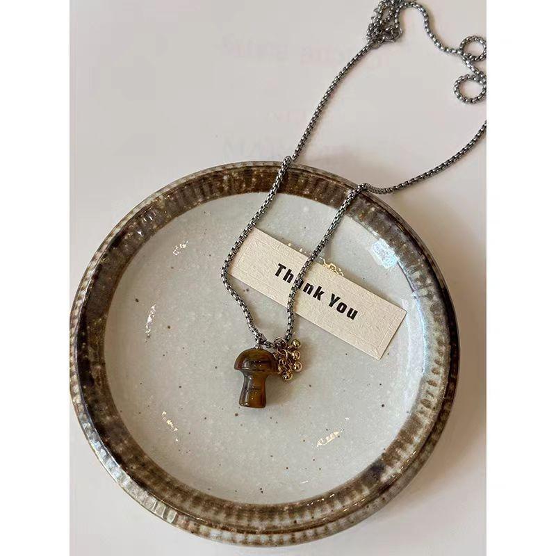 Adjustable Pearl Sweater Necklace: High-End 2025 Autumn/Winter Clavicle Chain for Women