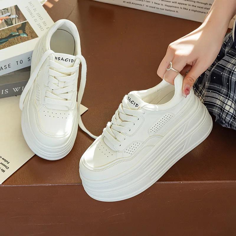 Echtes Leder Damen Weiße Schuhe Damen Plateau-Sneaker 7cm Absatz Freizeitschuhe Laufschuhe Mode-Sneaker bequem