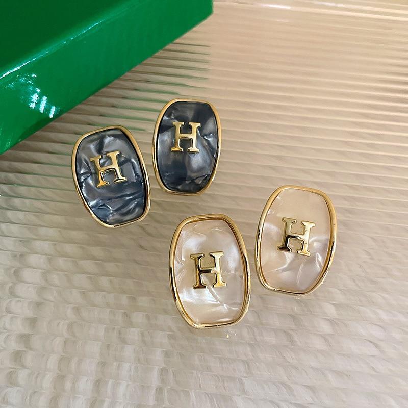 Simple Fashion Letter Metallic Stud Earrings New Personality Designer Pendientes Pendientes