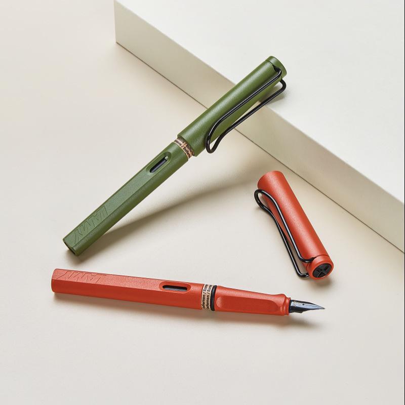Lamy Safari Fountain Pen Gift Set with Engraving