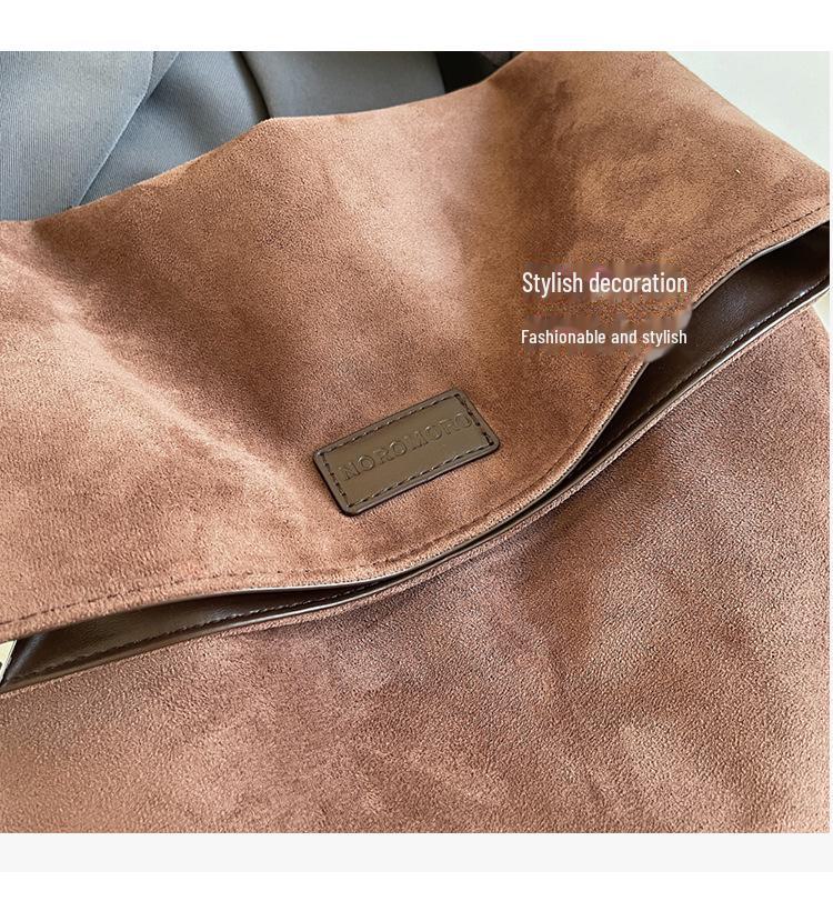 2024 Retro Large Capacity Women's Backpack - Autumn/Winter Fashion Commuter Bag