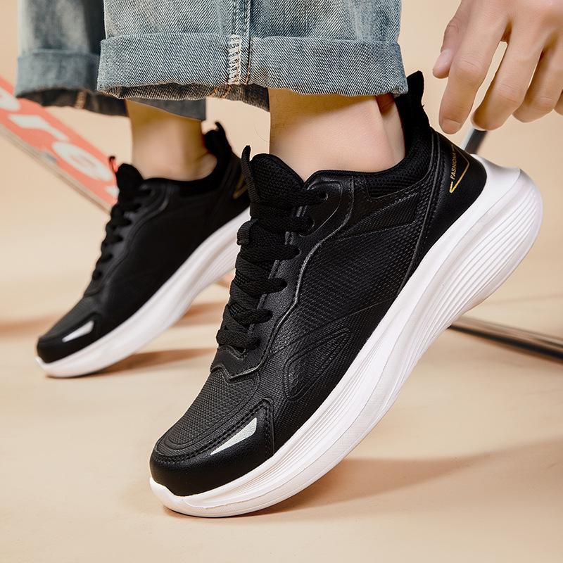 Men's Black Leather Lightweight Casual Sports Shoes - Soft Sole & Comfortable for Running