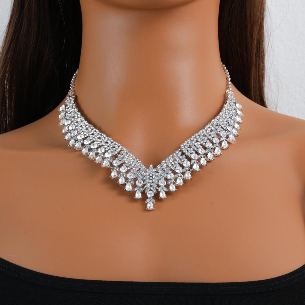 Exquisite European and American Full Diamond Necklace and Earrings Set: Elegant, Versatile Evening Wear with High-End Niche Design
