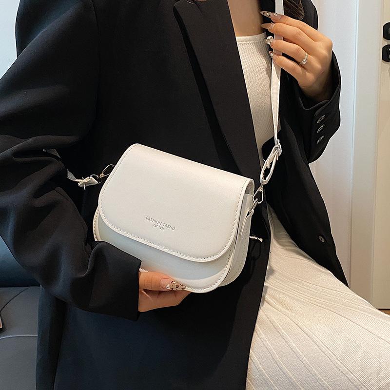 Bag winter high-end niche crossbody bag new trendy women's commuter shoulder saddle bag