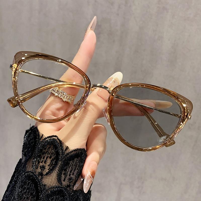 Ochelari pentru Miopie cu Schimbare de Culoare, Ochelari Fotocromici Retro la Modă Ochi de Pisică, Protecție Ochi Blocare Lumină Albastră, Dioptrie Până la -4.0