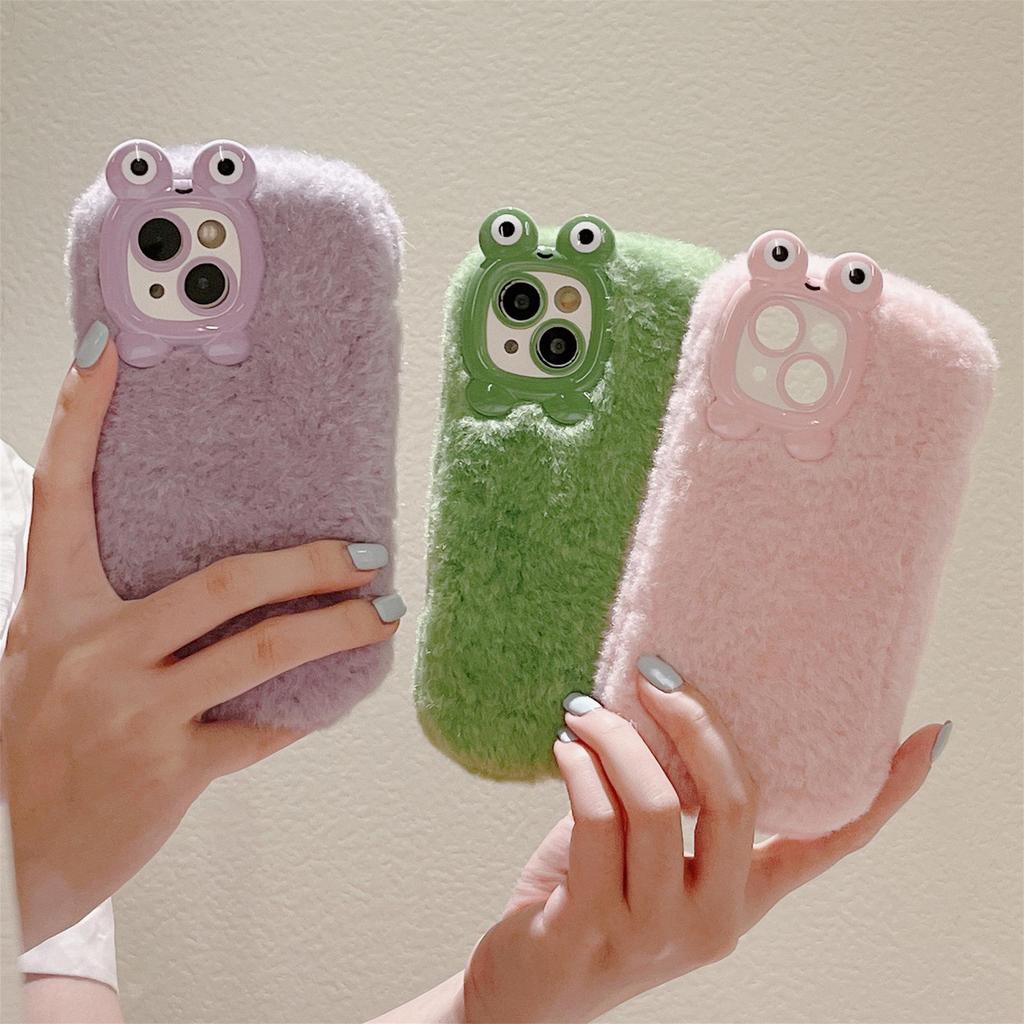 Custodia in Peluche a Forma di Rana per Telefono per iPhone 17/16/15/14 Pro/Pro Max - Morbida, Carina, Cornice Autunnale/Invernale