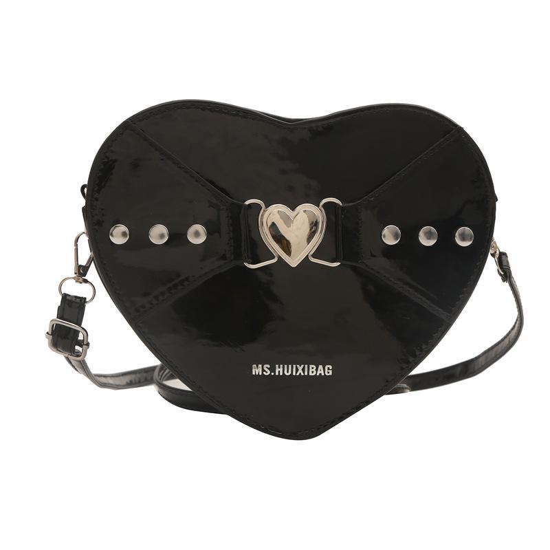 

Rivet Personality Fashion Love Bag 2024 Новый весенний тренд Sense Cute Spice Girl Foreign Style одно плечо кроссбоди женская сумка чёрный
