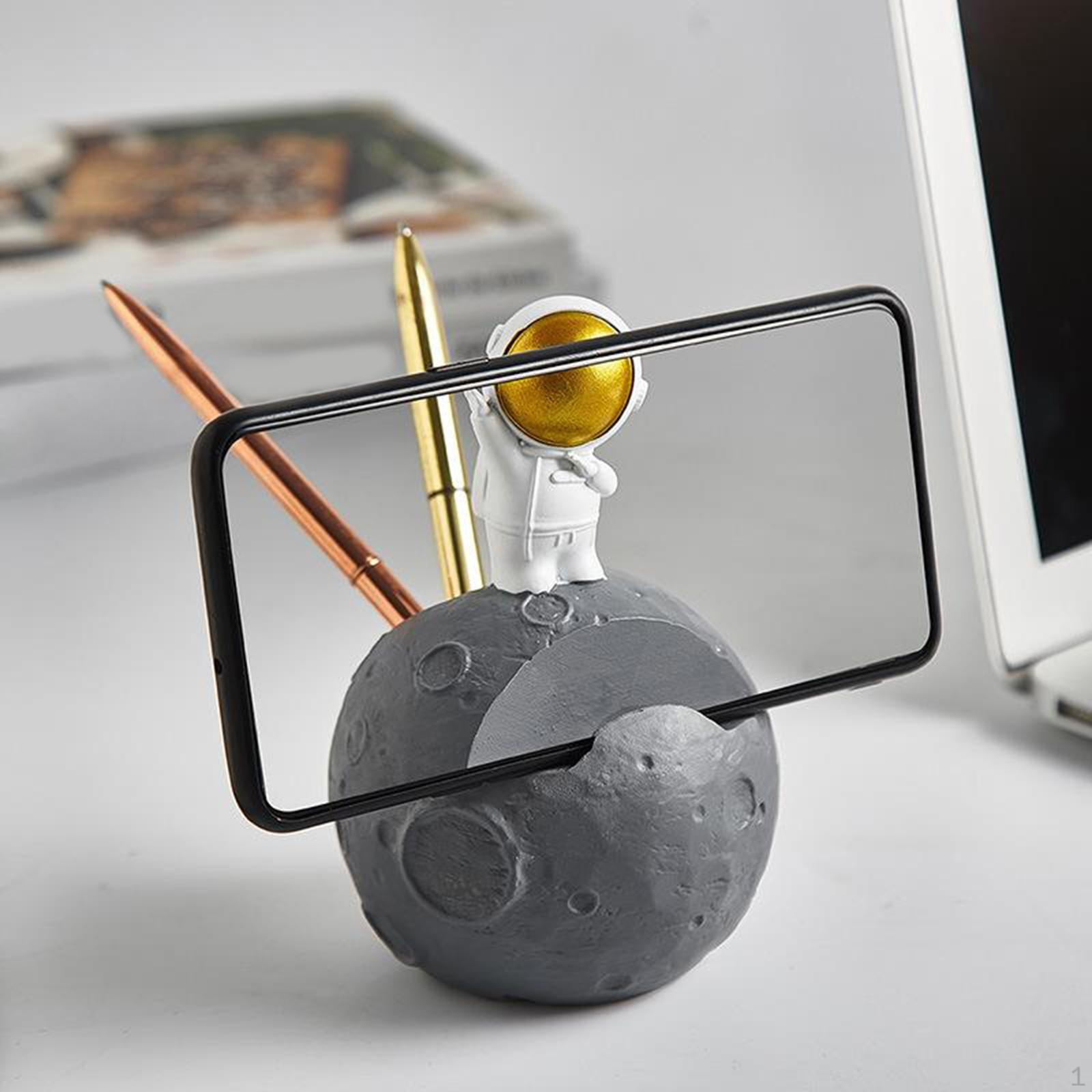 Astronaut Shape Flower Planter Vase Pot Resin Desktop Sculpture Photo C