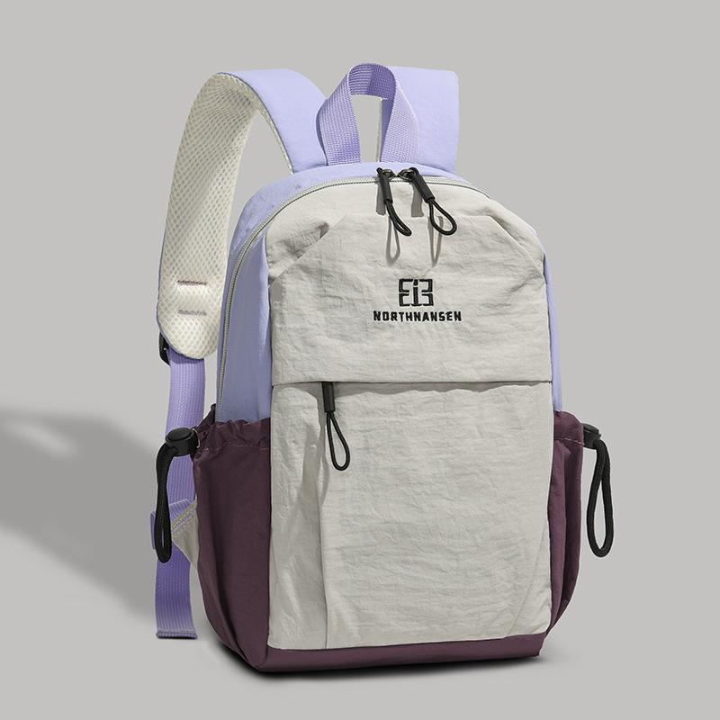 Lightweight and Versatile Backpack, New Simple Travel and Leisure, Contrasting Colors, Mountaineering Schoolbag