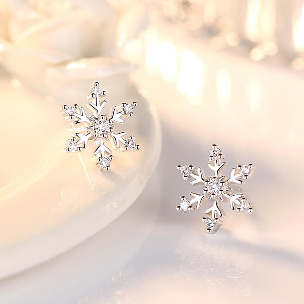S925 Sterling Silver Snowflake Flower Stud Earrings with Inlaid Diamonds, Sweet and Romantic Christmas Accessory for Women