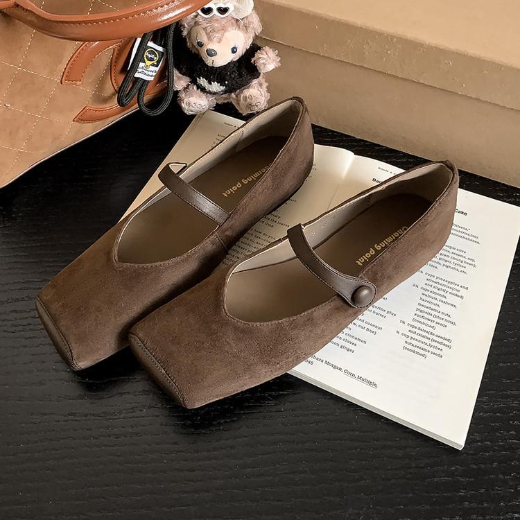 

Light luxury niche retro single shoes women s 2025 spring new women s shoes foreign trade flat heel square head word with low-top shoes 39 светло-коричневого