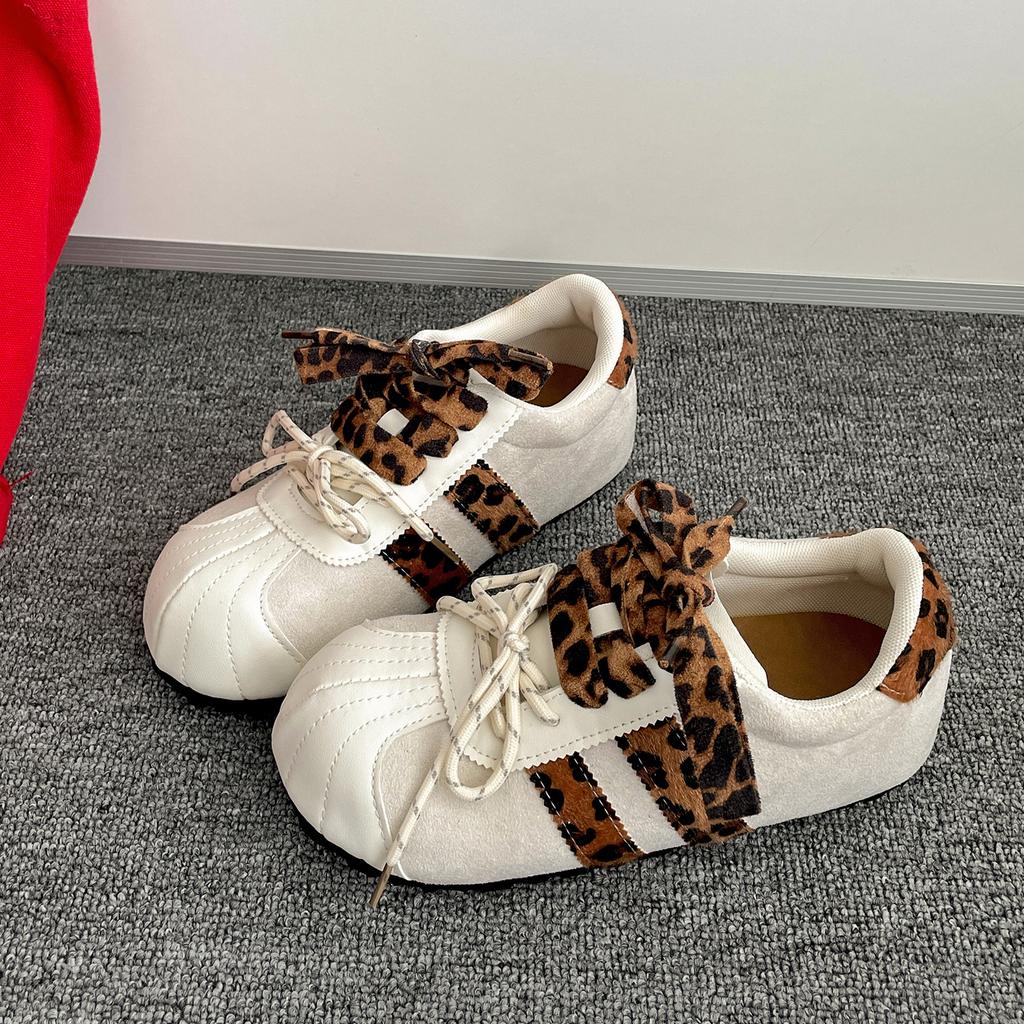 White retro platform Forrest Gump sports moral training shoes women's 2025 new autumn skirt versatile height-increasing white shoes