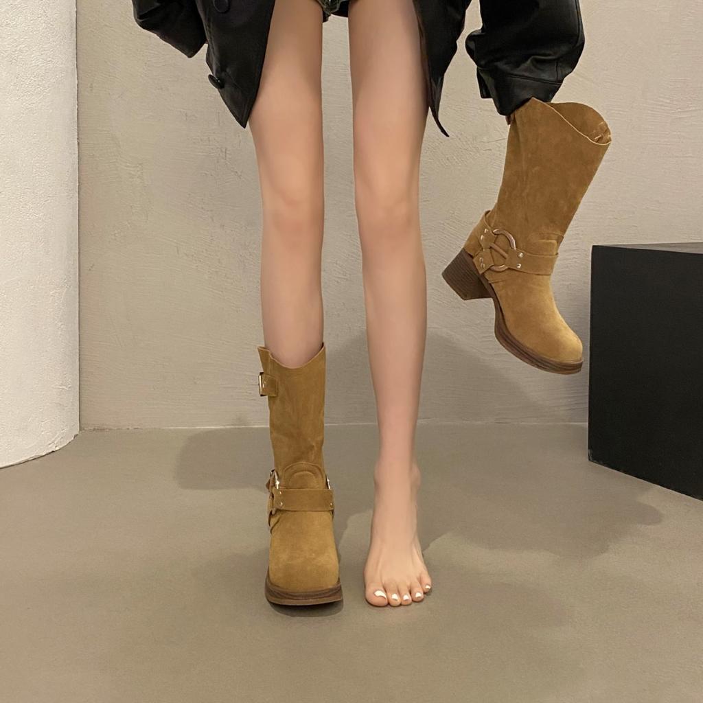 2025 Stapelstiefel Damen Grober Absatz Western Cowboy Stiefel Mittelhoher Schaft Runde Stiefel Wildleder High Heel Stiefel Metallbesatz