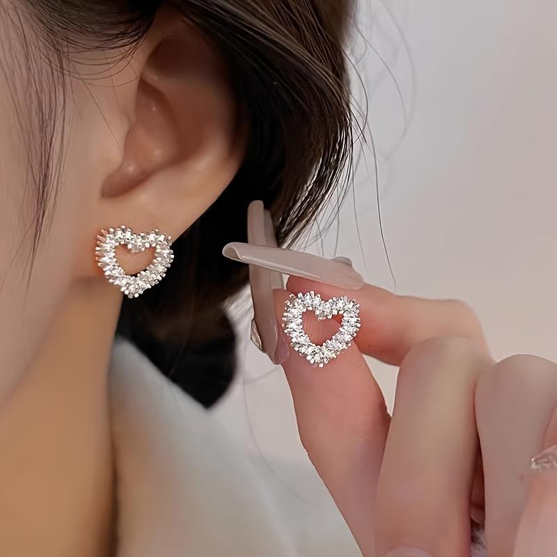 Silver Plated Hollow Heart Cubic Zirconia Stud Earrings серебряный