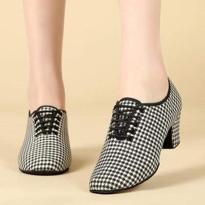 Tanzschuhe für Erwachsene mit mittelhohem Absatz und weicher Sohle: Hahnentrittmuster für Standard-, Modern-, Latin- und Cha-Cha-Aufführungen